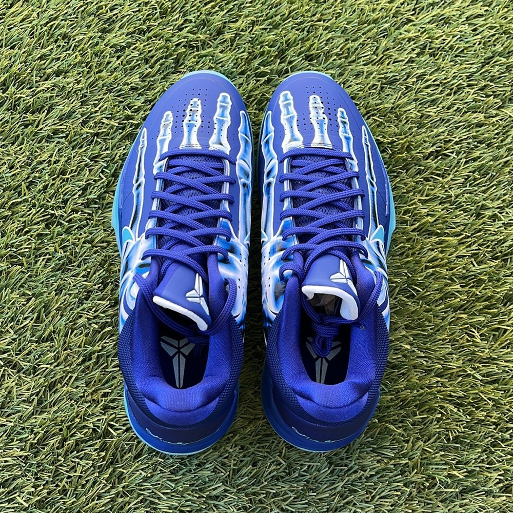 Nike Kobe V Protro - Picture 4 of 5